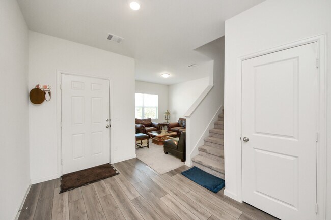 Building Photo - 4830 Highland Spgs Dr