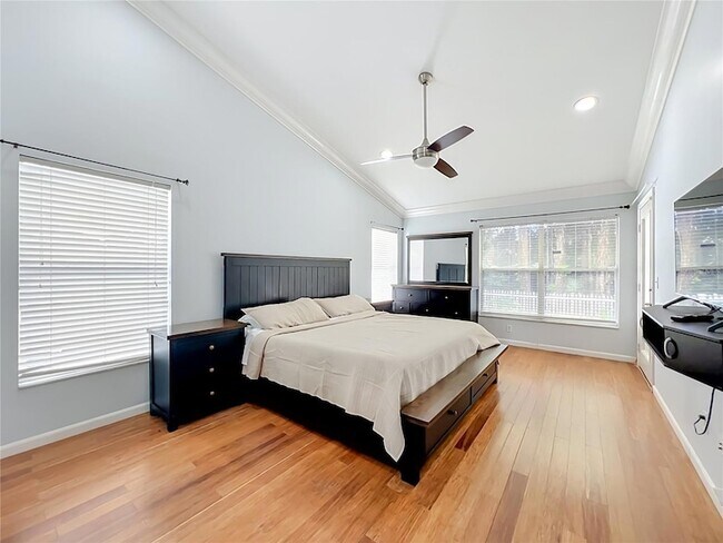 Building Photo - 3020 Hartland Ct