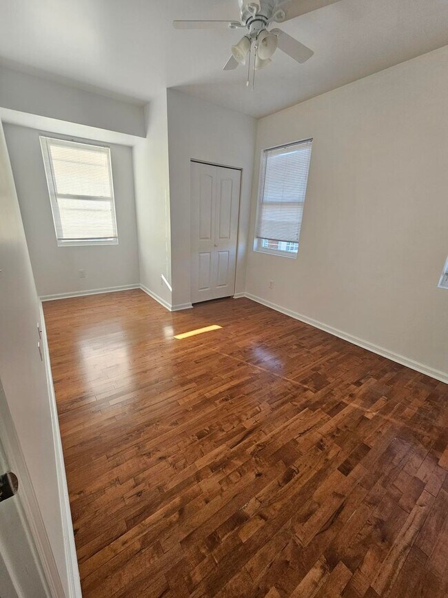 Building Photo - 601 N 39th St