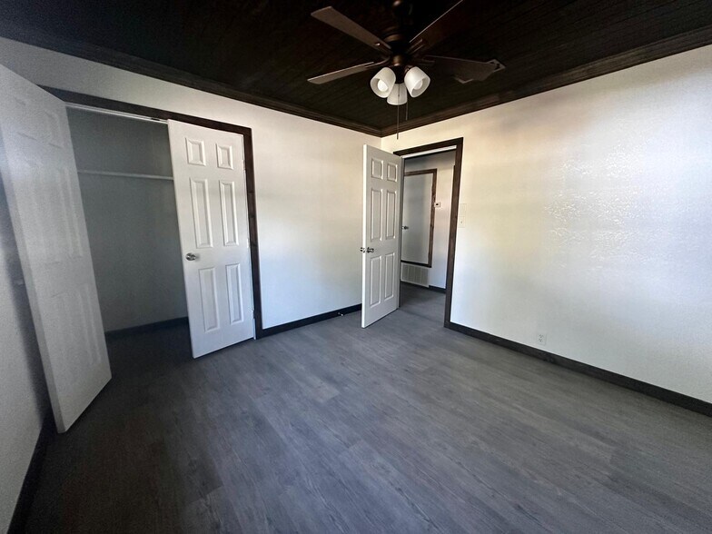 Building Photo - 310 N Florey Ave