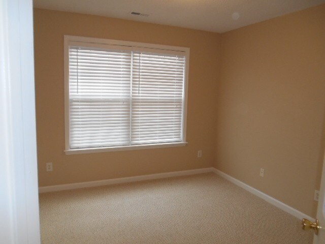 Building Photo - 503 N Waters Edge Dr