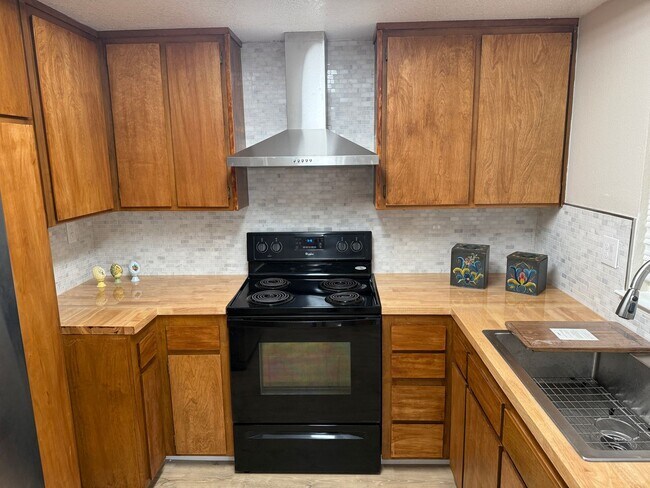 Building Photo - Updated 3 Bedroom 2.5 Bath 2 Story Condo Fairfield *Star Rentals