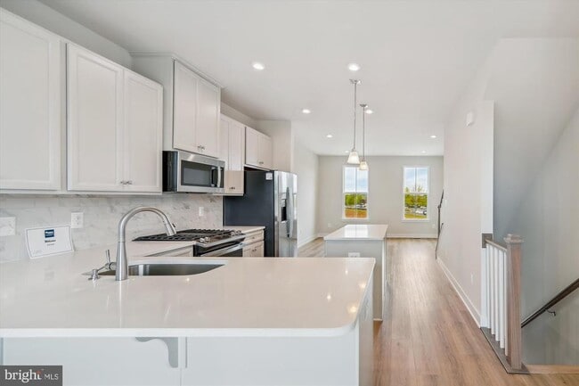 Building Photo - 4328 Ellipse Ter