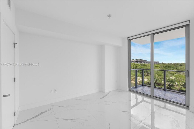 Building Photo - 16385 Biscayne Blvd