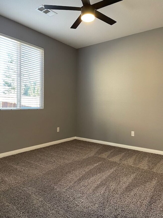 Building Photo - 11707 Christmas Rose Dr