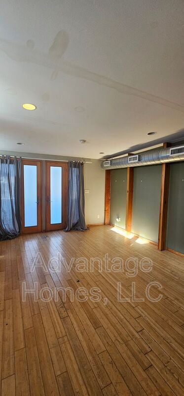 Building Photo - 3804 Roanoke Rd