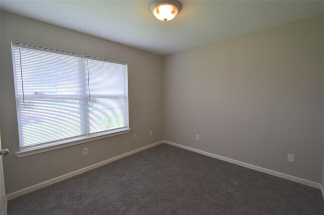 Building Photo - 12806 Cinder Cone Trail