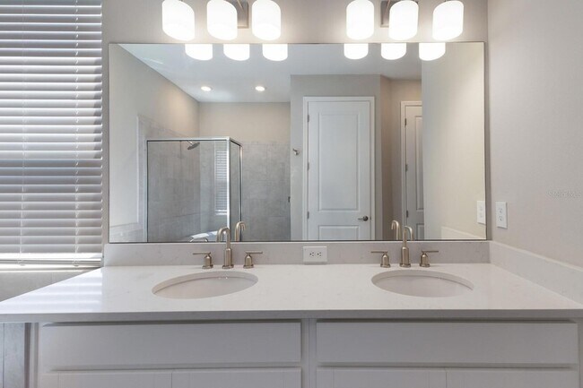 Building Photo - 9312 Tequila Sunrise Dr