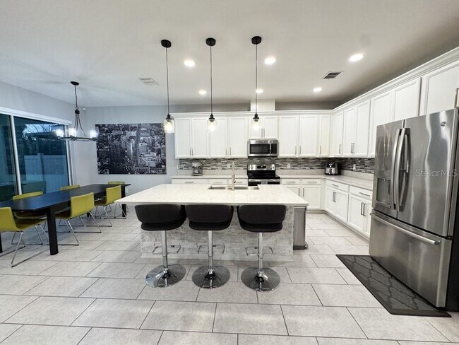 Building Photo - 1738 Farmstead Ln