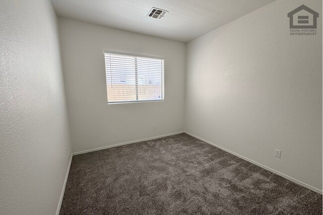 Building Photo - 4Bed/2Bath House in El Mirage! Ready for Immediate Move-In!