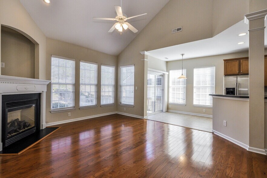 Building Photo - 529 Ashgreen Ct
