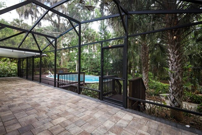 Building Photo - 411 Valencia Cir