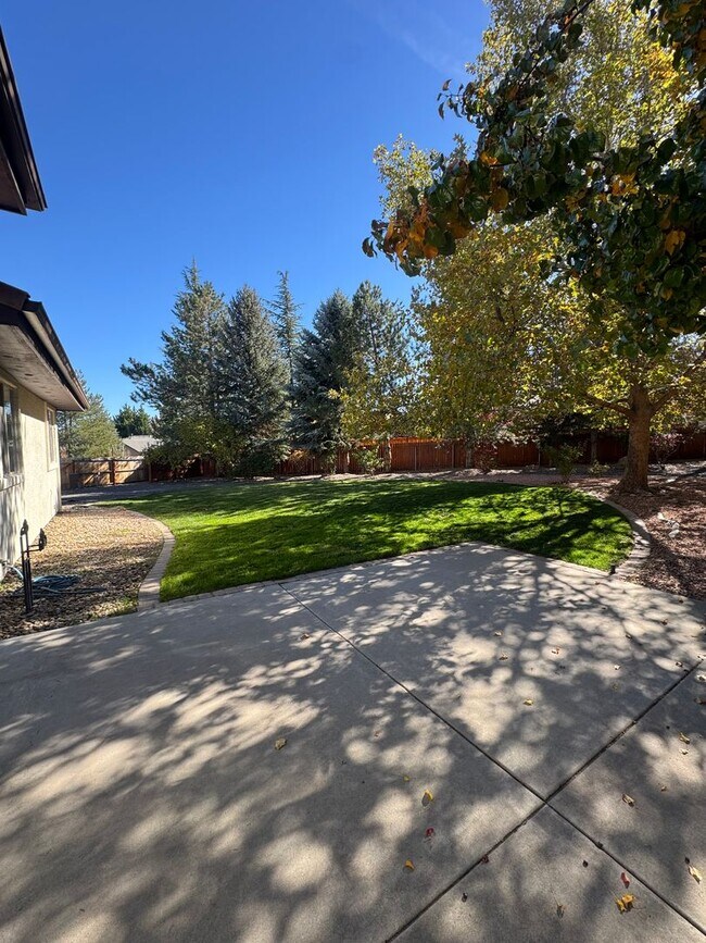 Building Photo - Beautiful Fieldcreek Ranch Exclusive Home