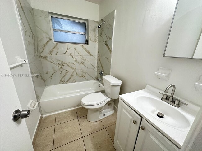 Building Photo - 148 NW 14th Way