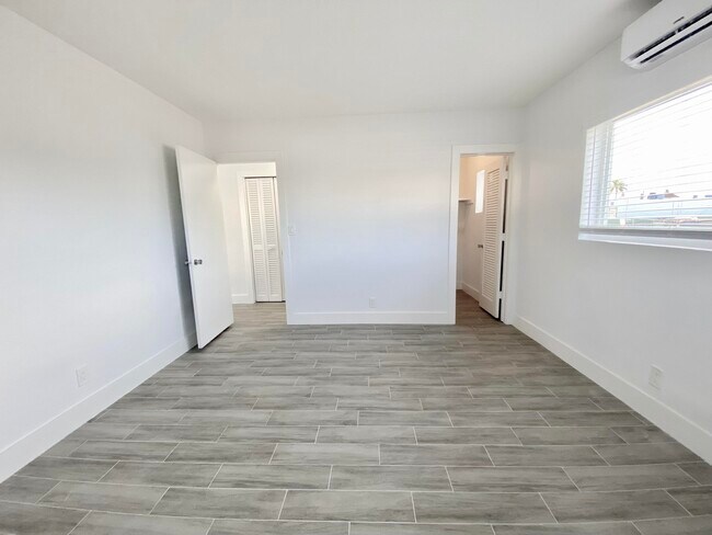 Building Photo - 4901 NE 26th Ave