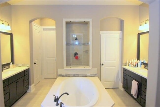 Building Photo - 5106 Heather Meadow Ln