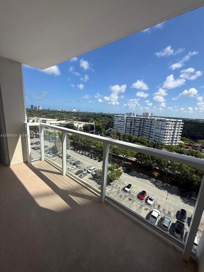 Building Photo - 1351 NE Miami Gardens Dr