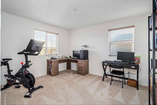 Building Photo - 44112 Sierra Vista Dr