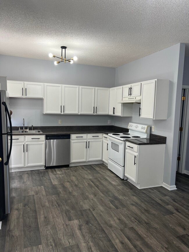 Building Photo - 7220 Oakley Ct