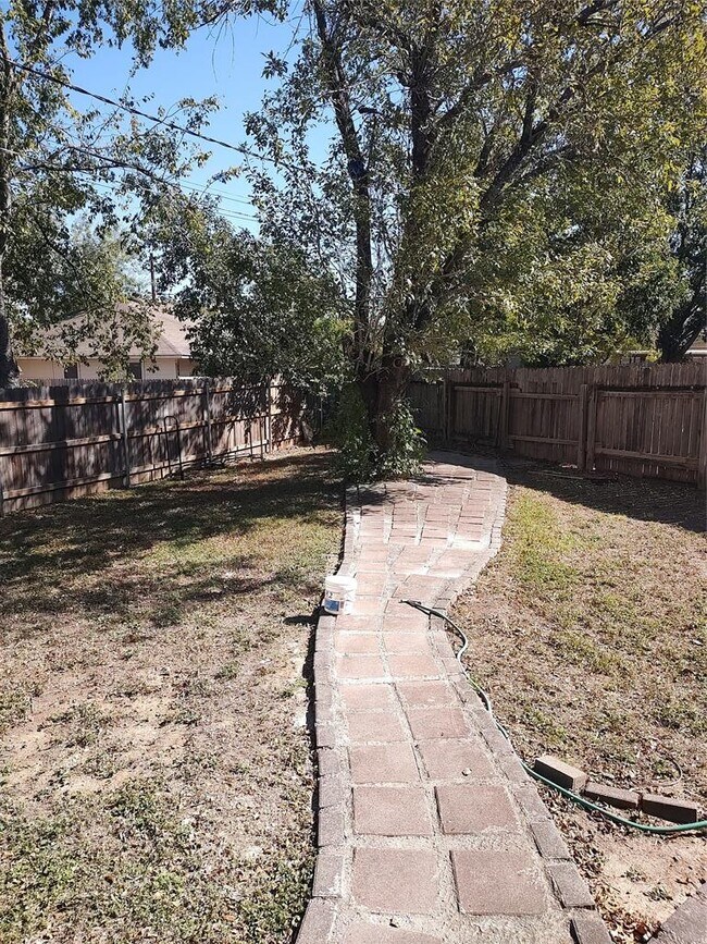 Building Photo - 1208 Gingerlily Cove