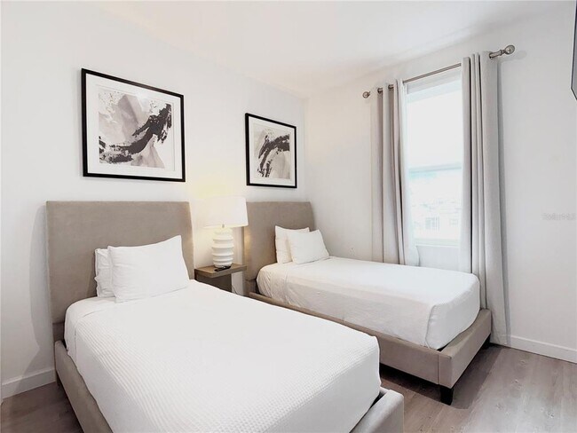 Building Photo - 332 Famagusta Dr