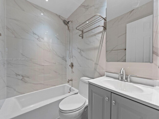 Building Photo - 15639 SW 73rd Cir Terrace