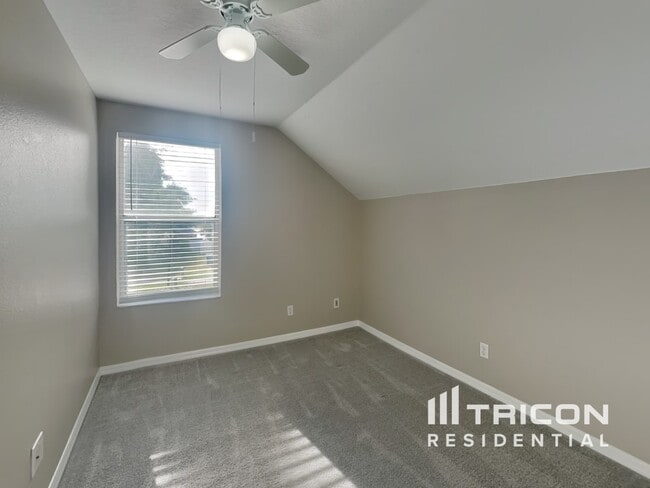Building Photo - 10812 Shasta Ct