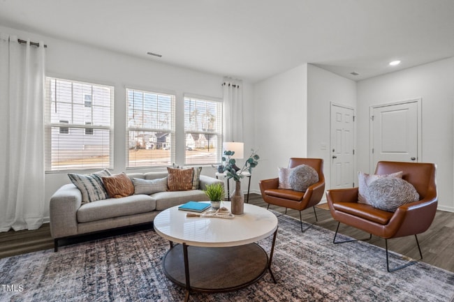 Building Photo - 325 Spaight Acrs Wy