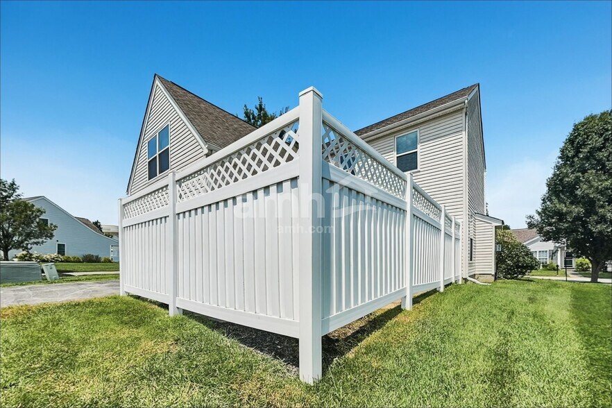 Building Photo - 4254 N Gensen Loop
