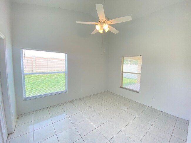 Building Photo - 3310 Crystal Creek Blvd