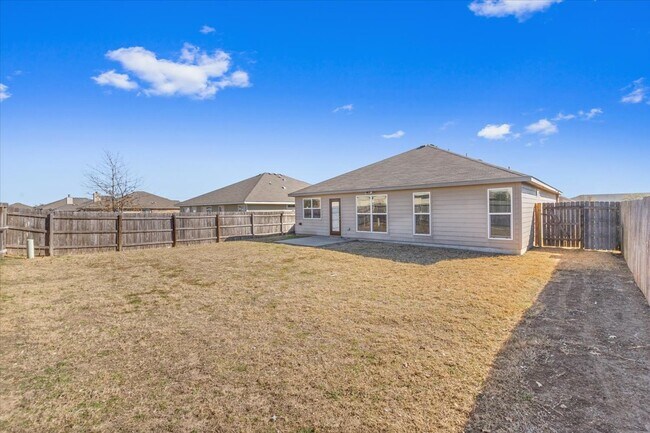 Building Photo - 326 Emerald Ridge Dr