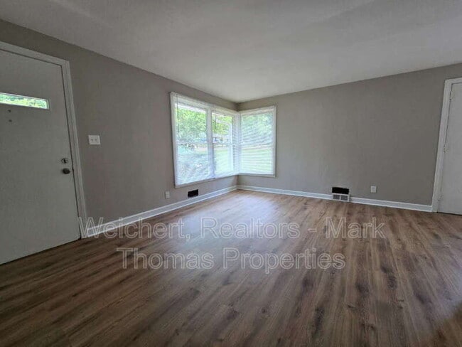 Building Photo - 1116 Delano St
