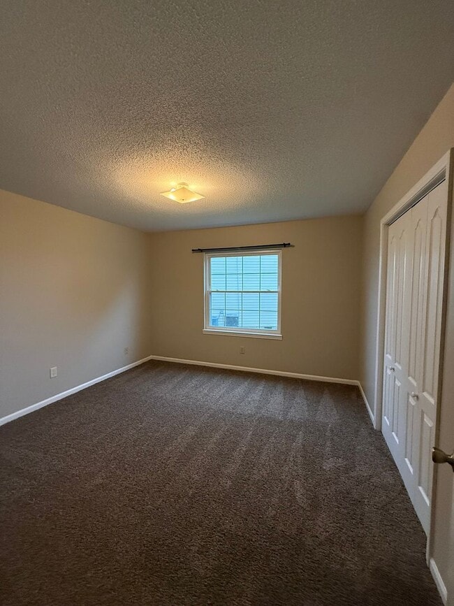 Building Photo - 205 Glenwood Ln