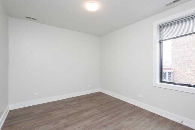 Building Photo - 2111 S Halsted St
