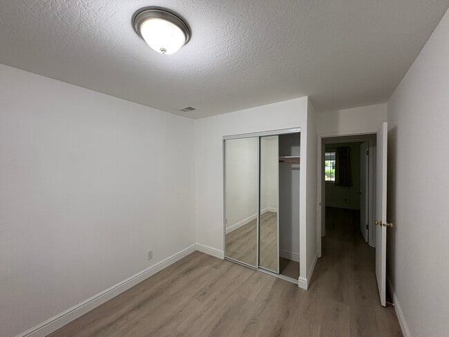 Building Photo - 4054 Lemoyne Way