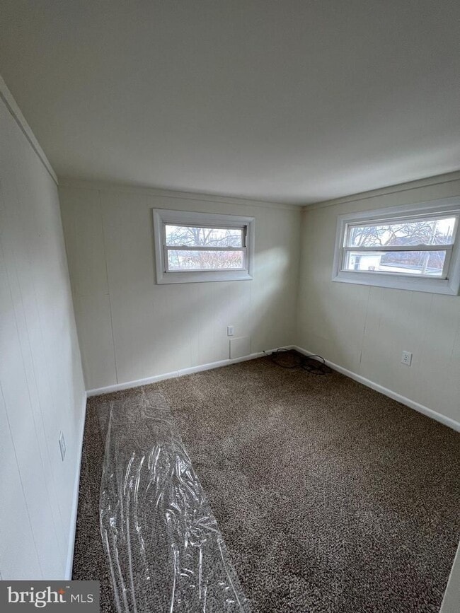 Building Photo - 3 Bedroom Home Near Downtown Lancaster