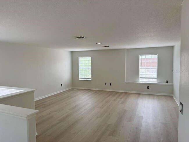 Building Photo - 13832 Hawk Lake Dr