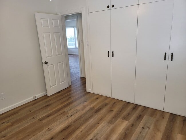 Building Photo - 422 N Shaffer St