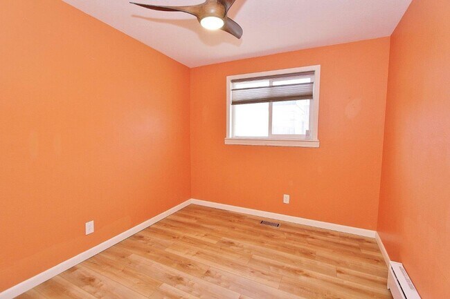 Building Photo - Charming Single-Level Home on Cul-de-sac