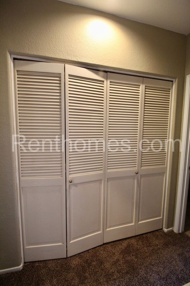 Building Photo - San Marcos, 1897 Matin Circle #217 - Great location! Close to shopping, restaurants, and easy acc...