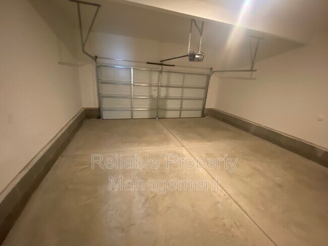 Building Photo - 23 Bluejack Ct