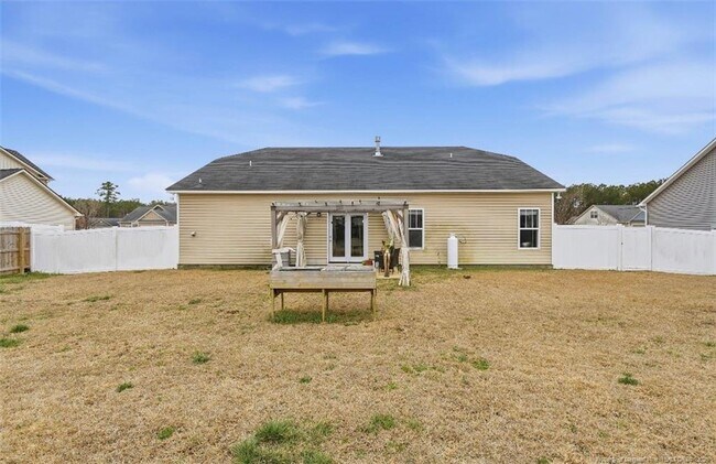 Building Photo - 601 Collinwood Dr