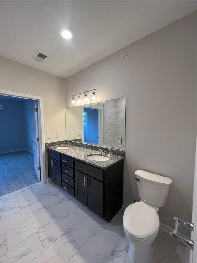 Building Photo - 323 Tower Ridge Cir