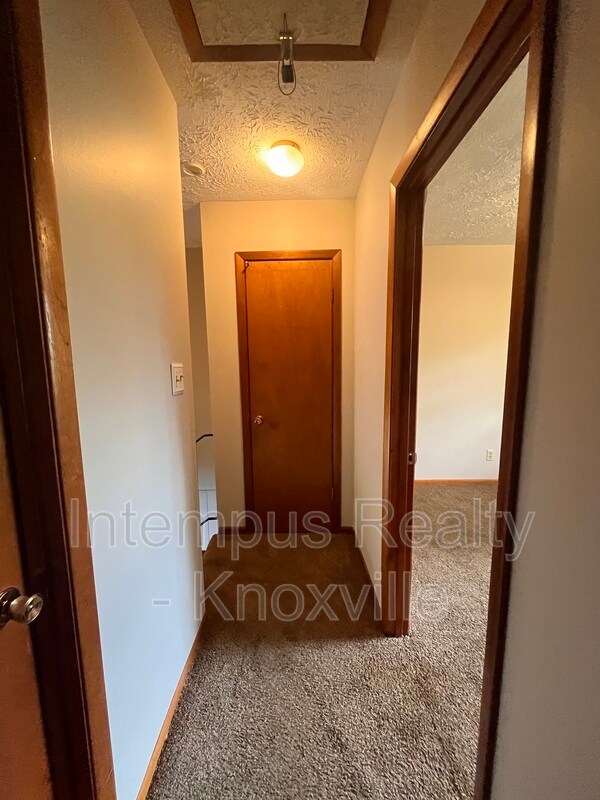 Building Photo - 8738 Gleason Dr
