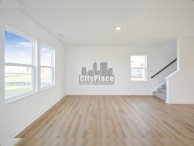 Building Photo - 3794 Cantebury Dr