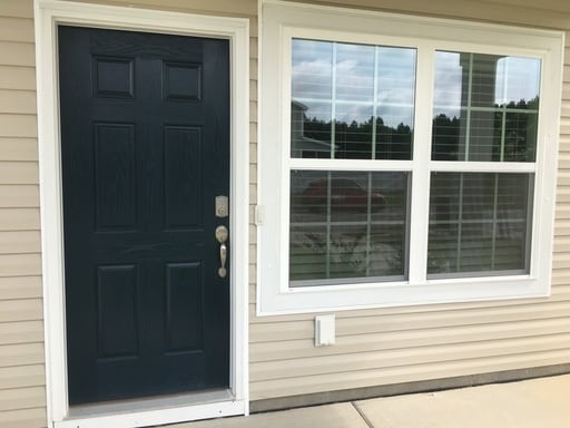 Building Photo - Beautiful 3 Bedroom w/Garage Townhouse Clo...