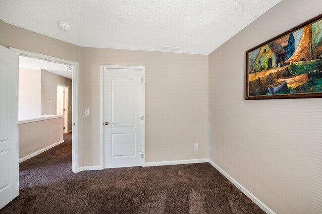 Building Photo - 2924 Tuckland Dr