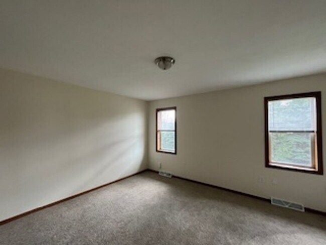 Building Photo - 514