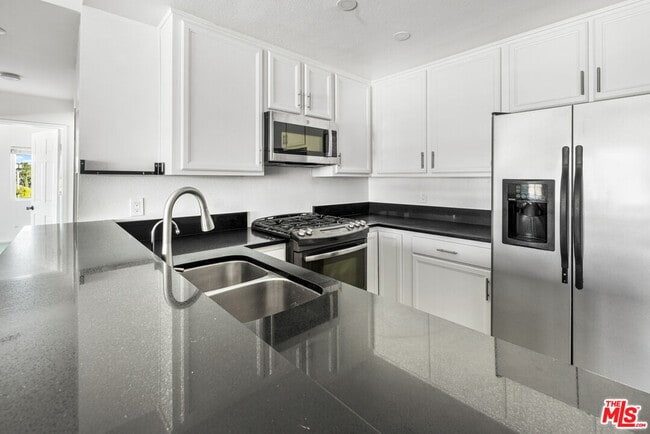 Building Photo - 12621 Washington Pl