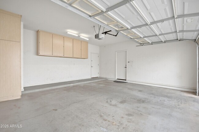 Building Photo - 4248 S Mariposa Dr